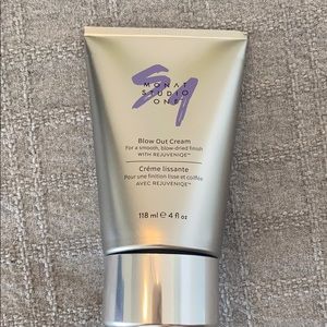 MONAT studio one - Blow our cream